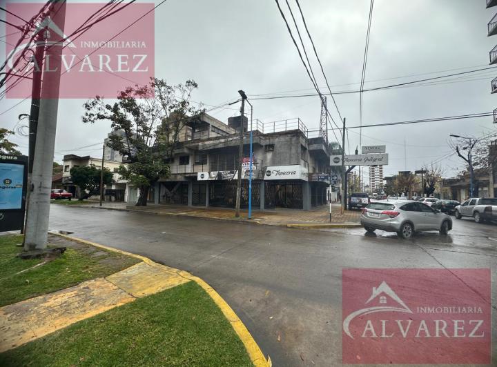 Local comercial · 476m² · 6 Ambientes · 1 Cochera