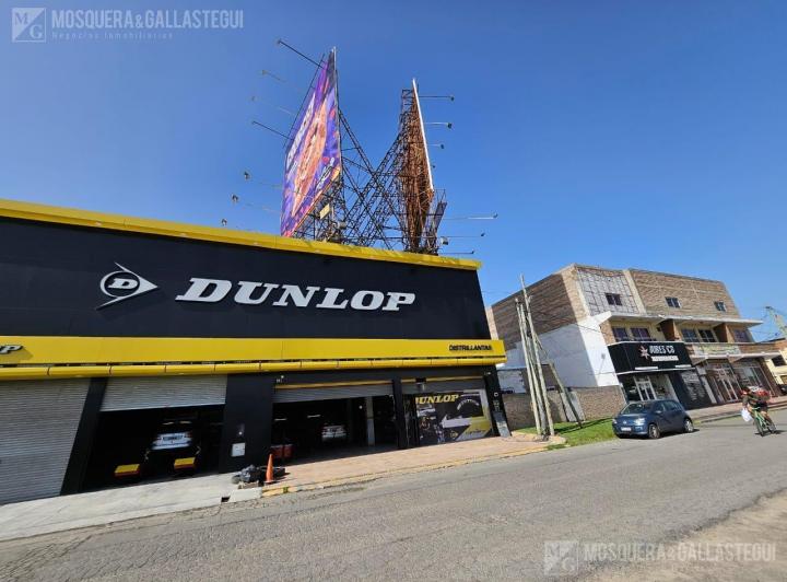 Local comercial · 465m²