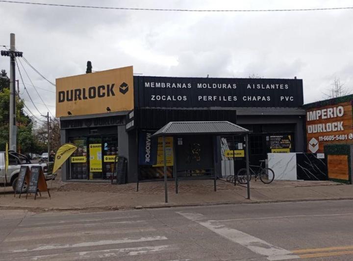 Local comercial · 204m² · 1 Cochera