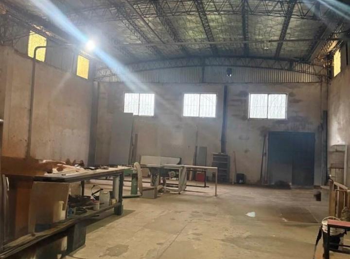 Local comercial · 255m²