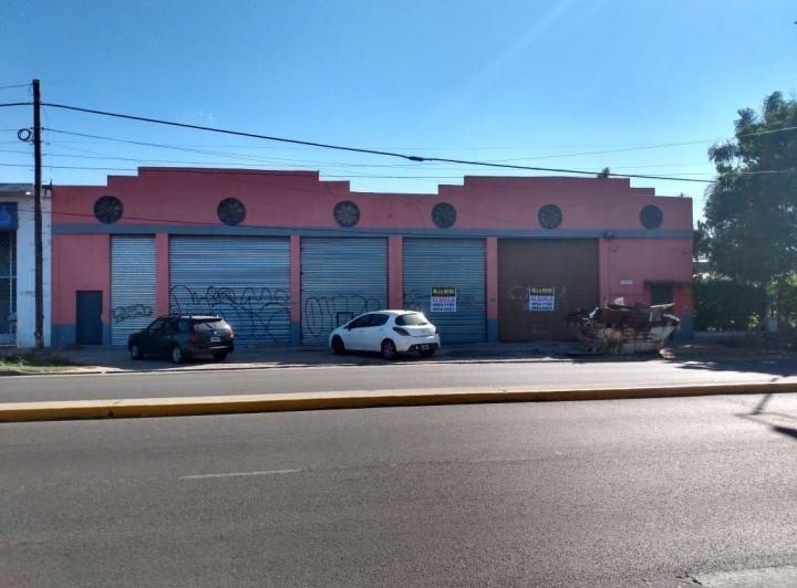 Local comercial · 400m²