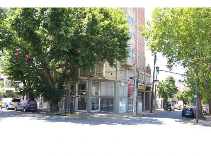 Local comercial · 165m²