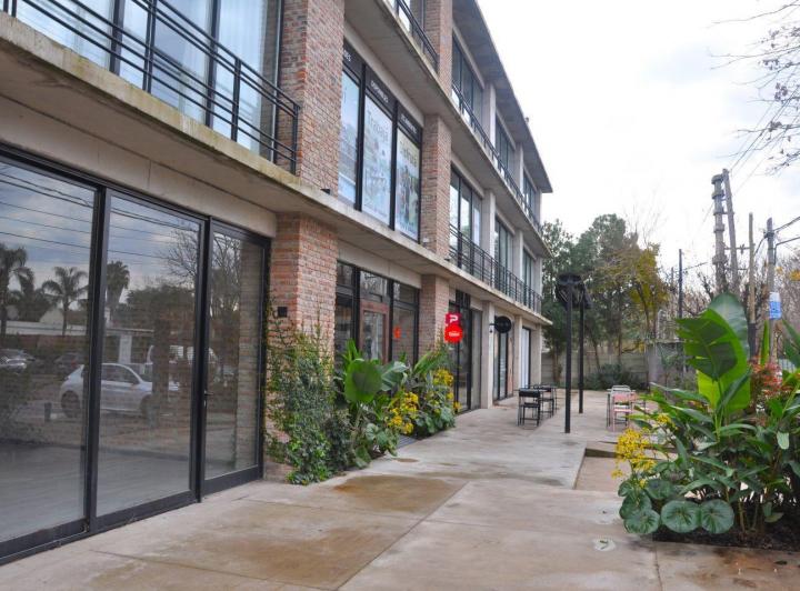Local comercial · 92m² · 1 Cochera