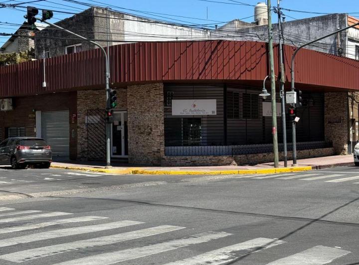 Local comercial · 450m² · 6 Ambientes