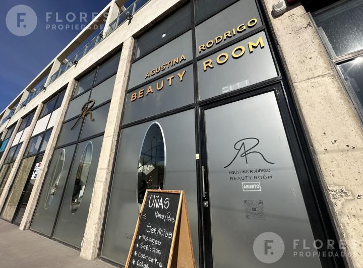 Local comercial · 161m² · 1 Ambiente · 1 Cochera
