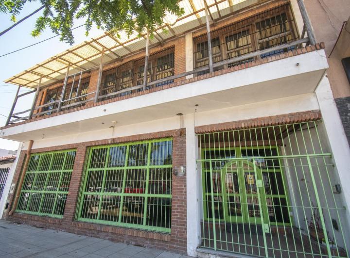 Local comercial · 705m² · 7 Ambientes · 2 Cocheras