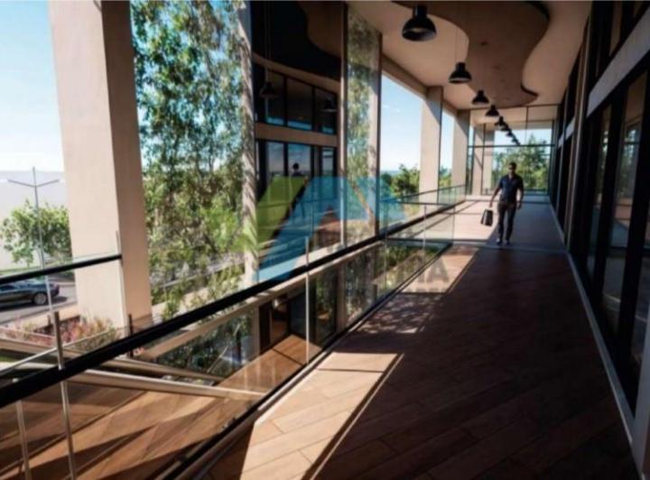 Local comercial · 174m² · 1 Cochera