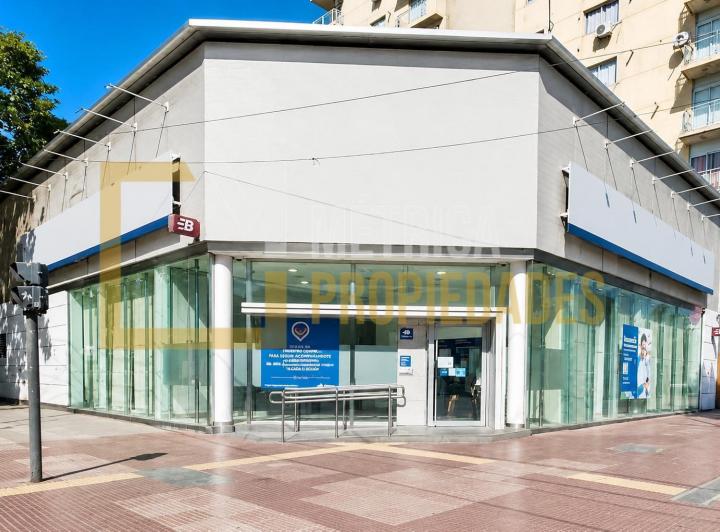 Local comercial · 370m²