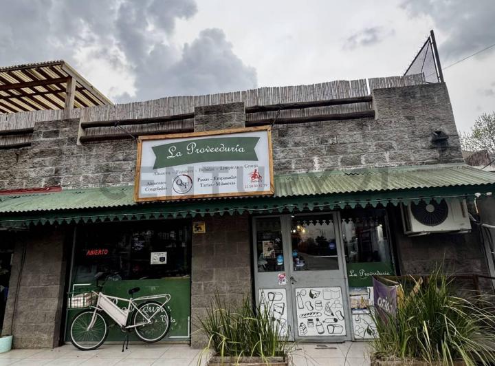 Local comercial · 100m² · 2 Ambientes · 3 Cocheras