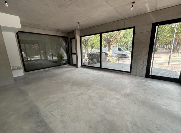 Local comercial · 104m²