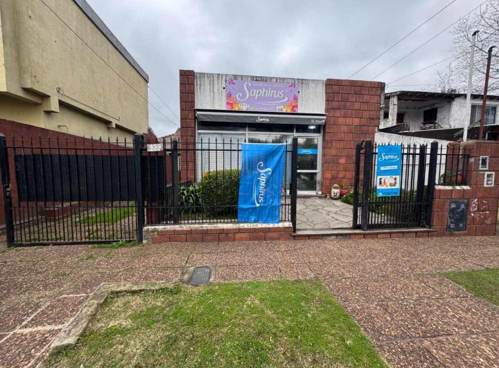 Local comercial · 177m² · 4 Cocheras