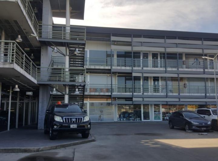 Local comercial · 54m² · 1 Cochera