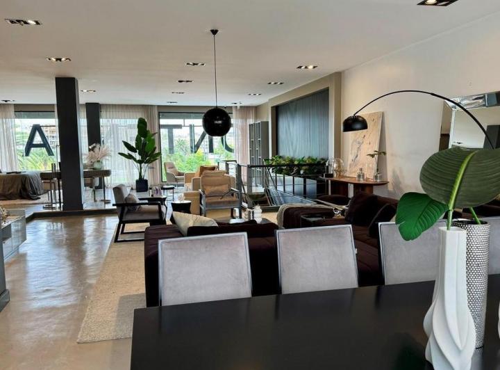 Local comercial · 437m² · 2 Cocheras
