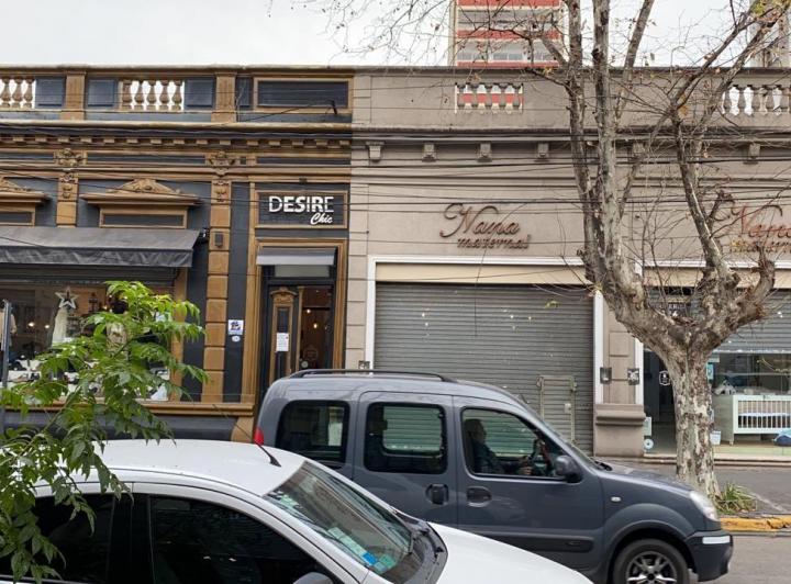 Local comercial · 731m²