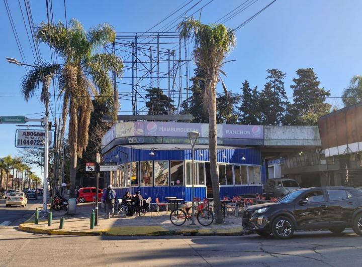 Local comercial · 1300m²
