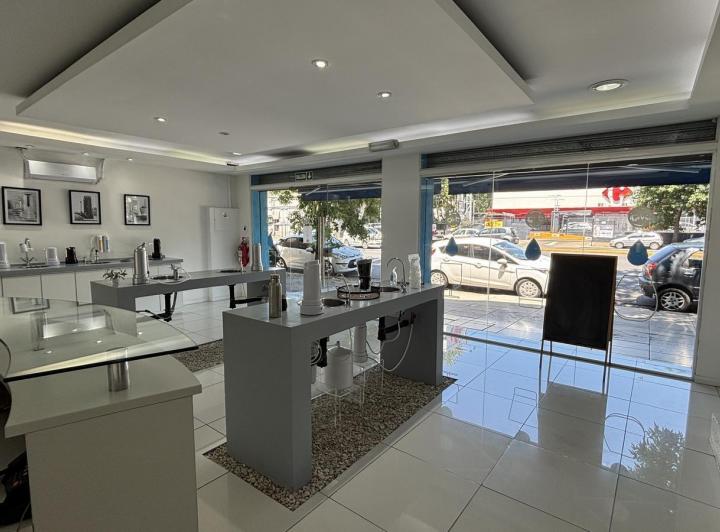 Local comercial · 337m² · 9 Ambientes