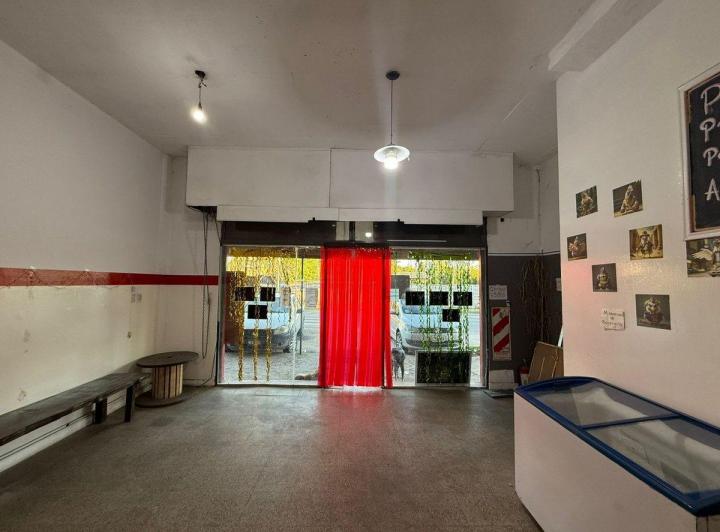 Local comercial · 127m²