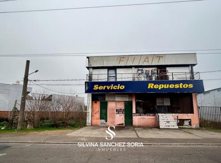 Local comercial · 718m²