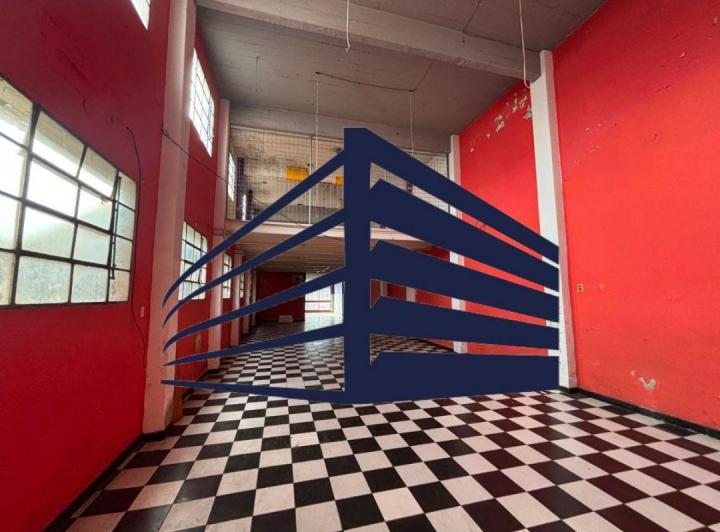 Local comercial · 385m²