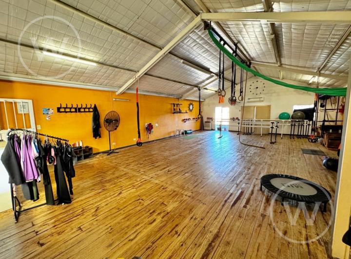 Local comercial · 105m² · 2 Ambientes