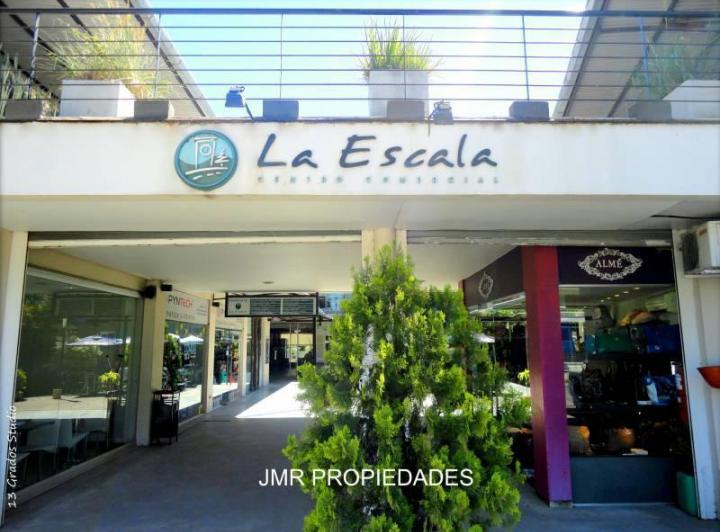 Local comercial · 132m²