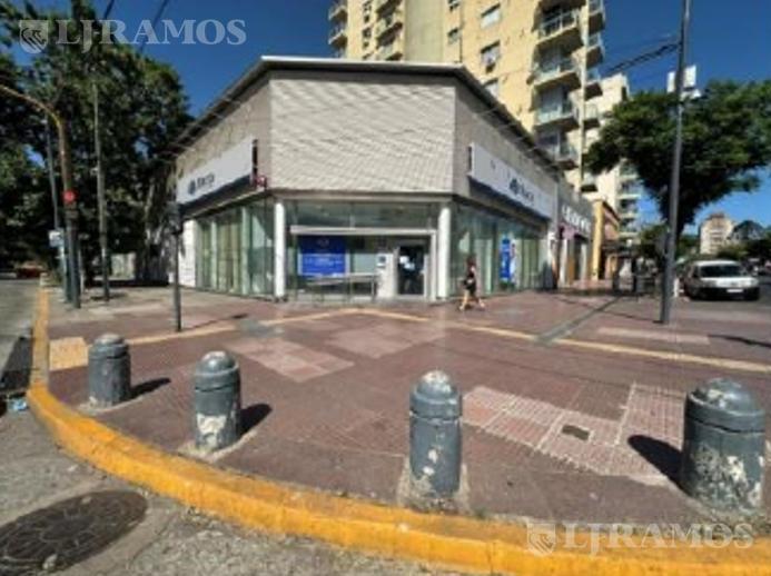 Local comercial · 365m² · 19 Cocheras