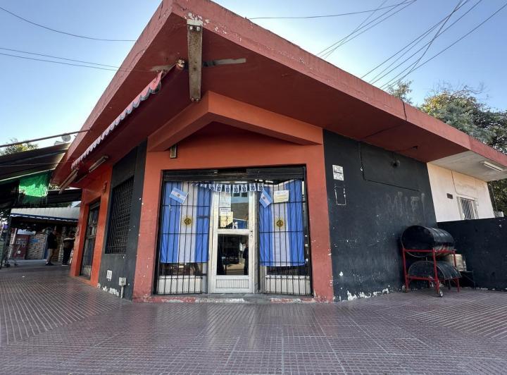 Local comercial · 244m² · 9 Ambientes