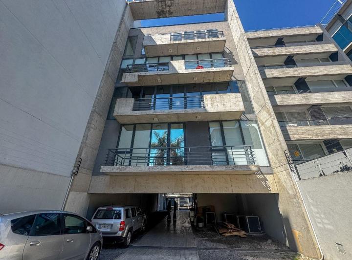 Oficina comercial · 160m² · 4 Ambientes · 3 Cocheras