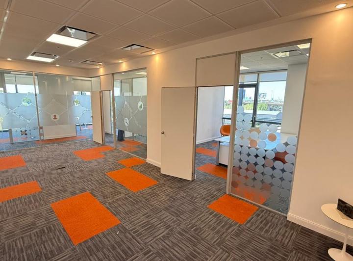 Oficina comercial · 198m² · 1 Ambiente · 2 Cocheras