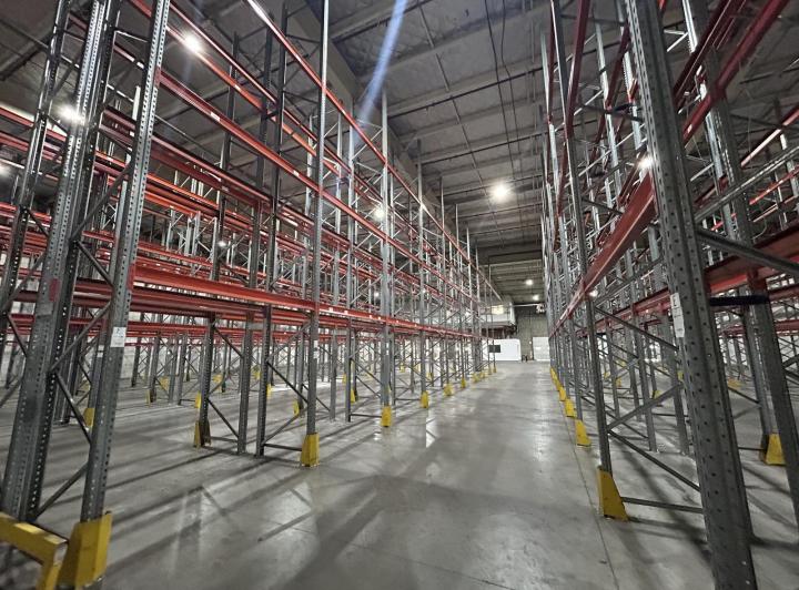 Depósito · 10900m²