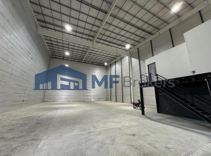 Bodega-Galpón · 680m²