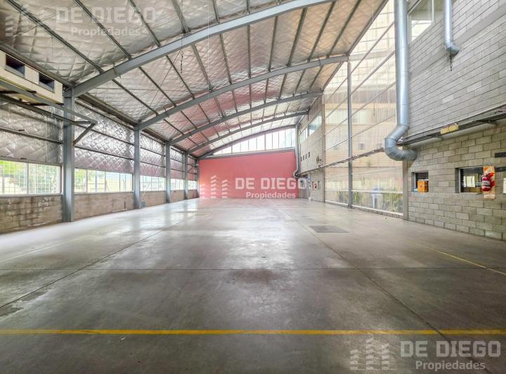 Bodega-Galpón · 2170m² · 10 Ambientes · 14 Cocheras