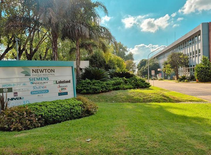 Depósito · 2315m² · 2 Ambientes · 1 Cochera
