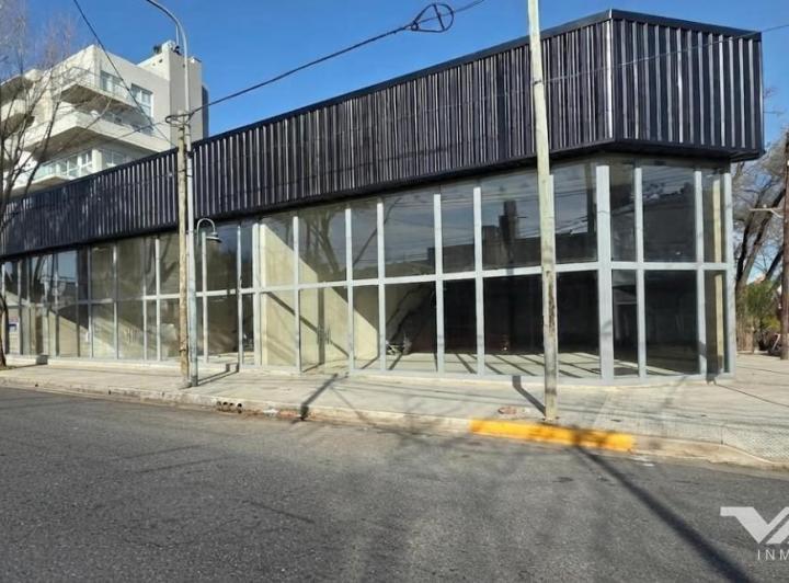 Local comercial · 242m² · 1 Ambiente