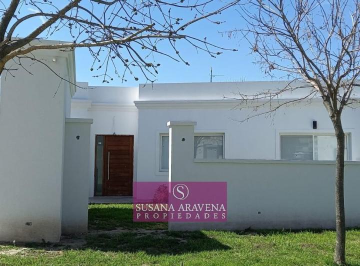 Casa · 200m² · 5 Ambientes · 2 Cocheras