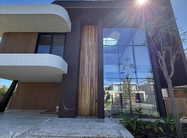 Casa · 666m²