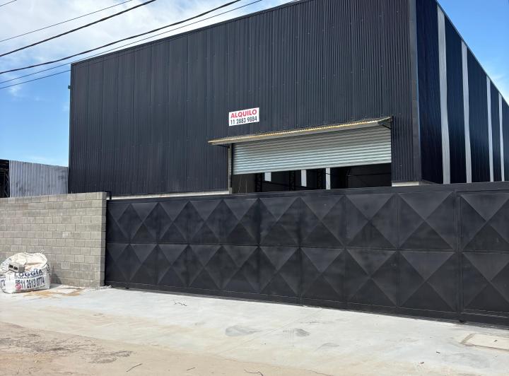 Bodega-Galpón · 500m² · 1 Ambiente · 2 Cocheras