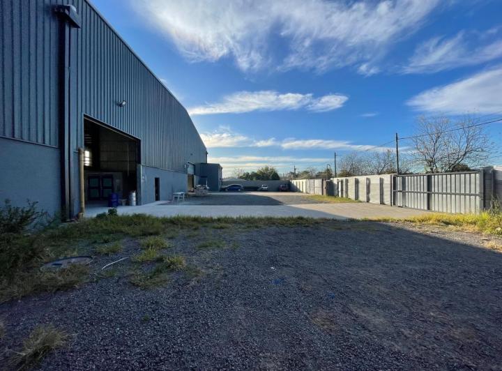 Bodega-Galpón · 700m²