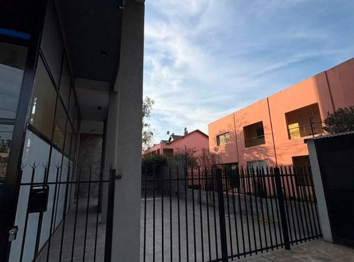 Oficina comercial · 90m² · 1 Cochera