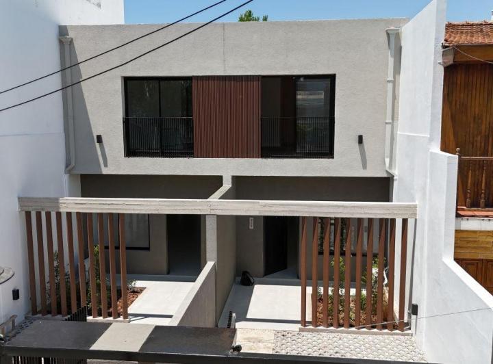 Casa · 100m² · 4 Ambientes · 1 Cochera