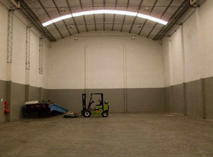 Depósito · 570m²