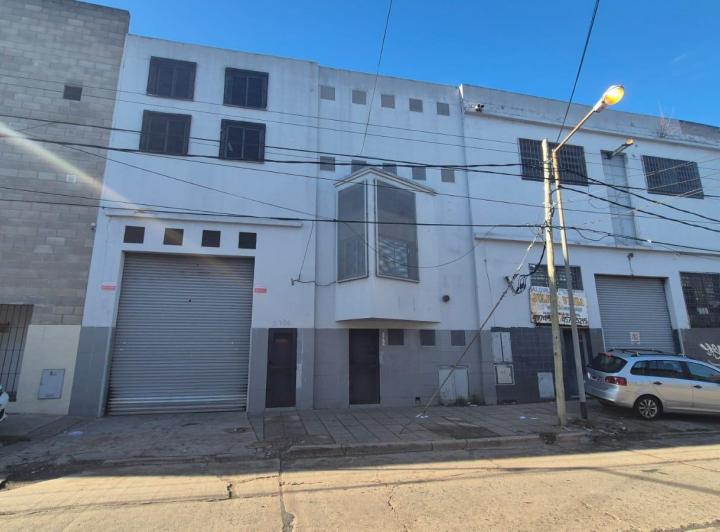 Depósito · 685m²