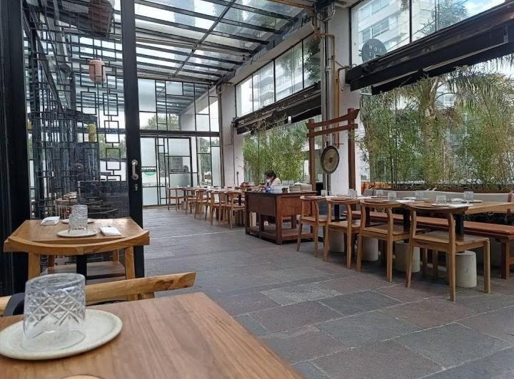 Local comercial · 350m² · 5 Ambientes