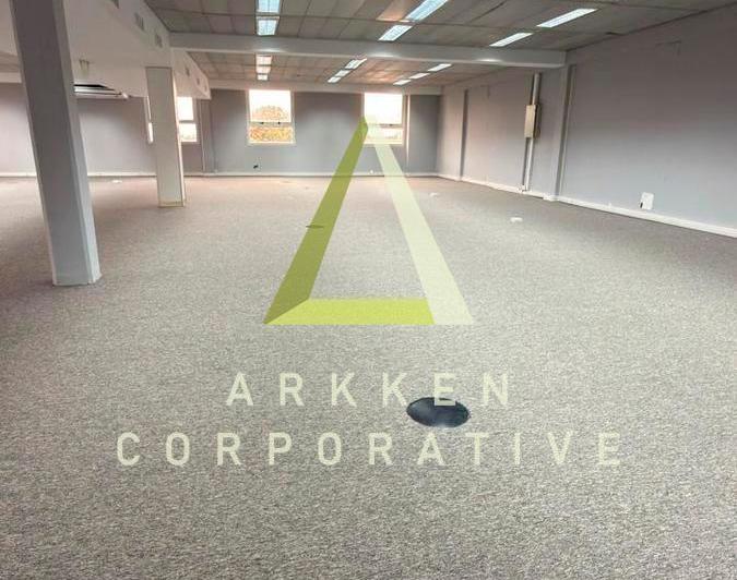Oficina comercial · 389m²