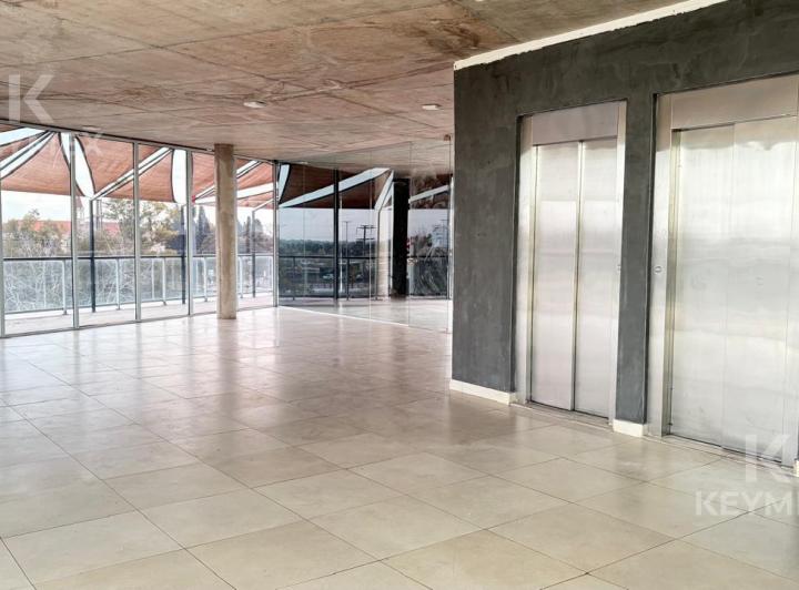 Oficina comercial · 155m² · 1 Ambiente · 5 Cocheras