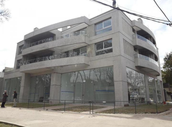 Local comercial · 132m² · 1 Cochera