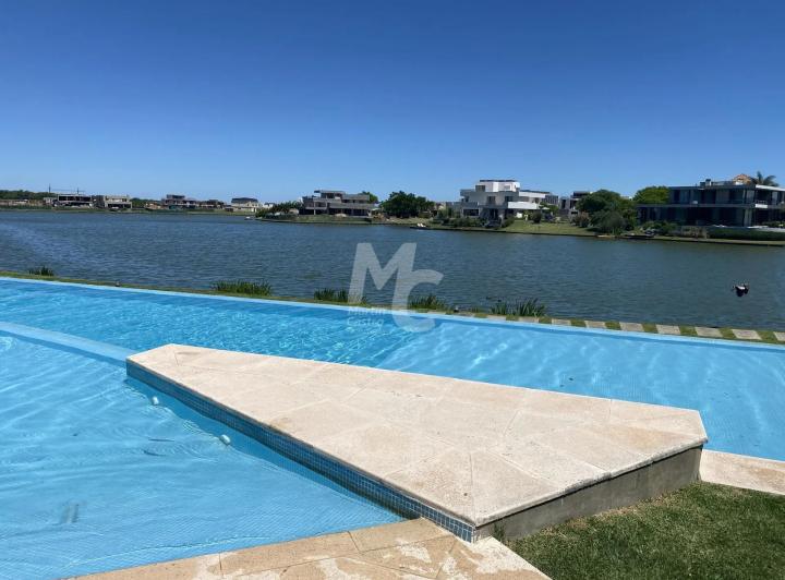 Departamento · 64m² · 2 Ambientes · 1 Cochera