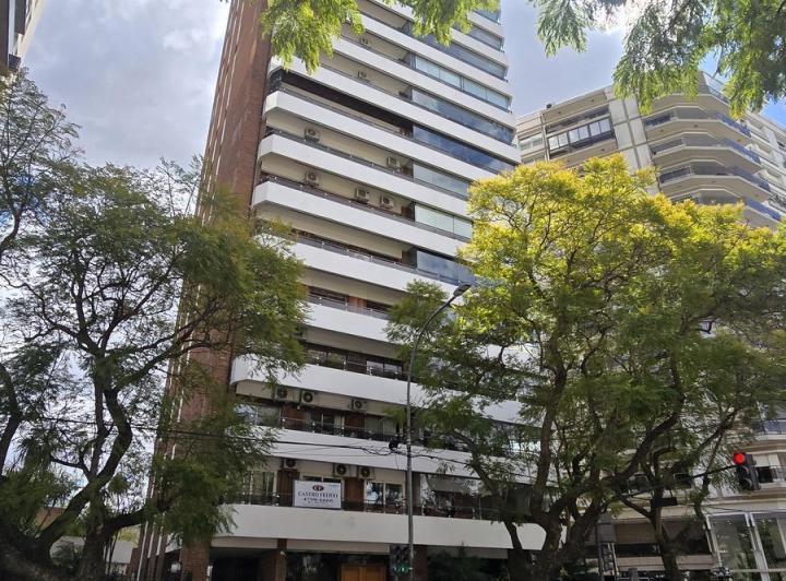 Departamento · 200m² · 5 Ambientes · 1 Cochera