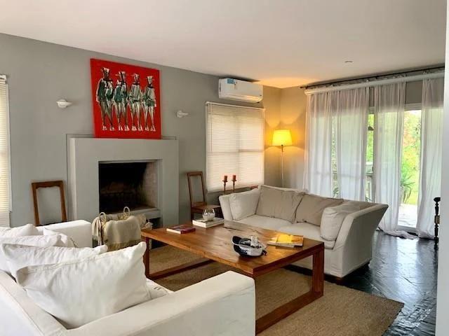 Casa · 180m² · 5 Ambientes