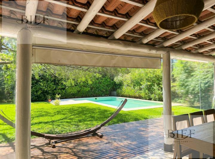 Casa · 160m² · 4 Ambientes · 2 Cocheras
